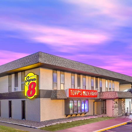 Super 8 By Wyndham Windsor/Madison North Hotel Buitenkant foto