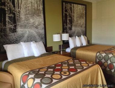 Super 8 By Wyndham Windsor/Madison North Hotel Buitenkant foto